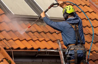 Démoussage et hydrofuge de toiture à Gassin